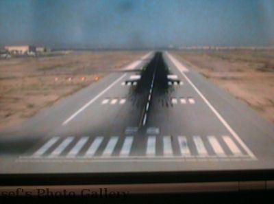 Landebahn 2
03.11.2012
Anflug auf die Landabahn in Mascat, Oman
Schlüsselwörter: Oman Mascat
