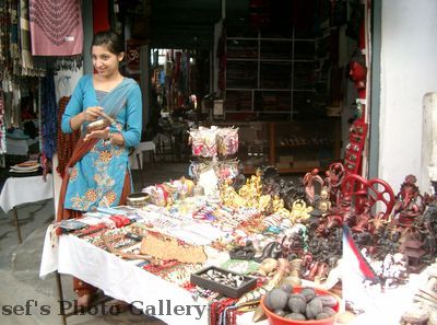 Höhle 3
07.11.2012
Verkaufsstand
Schlüsselwörter: Nepal Pokhara