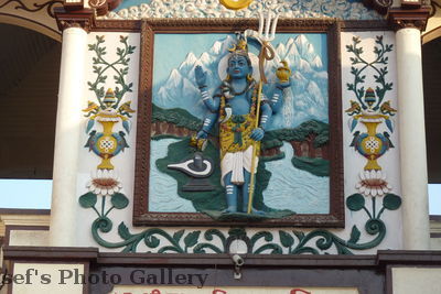 Pashupatinath 3
08.11.2012
Götterfiguren über dem hinduistischen Tempel
Schlüsselwörter: Nepal Kathmandu