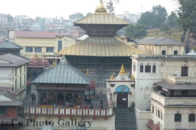 Pashupatinath 5
08.11.2012
Der Tempel von der anderen Seite des Bagmati
Schlüsselwörter: Nepal Kathmandu