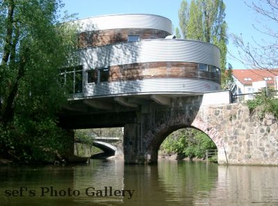 Riverboot am Karl-Heine-Kanal
Schlüsselwörter: Paddeln Leipzig