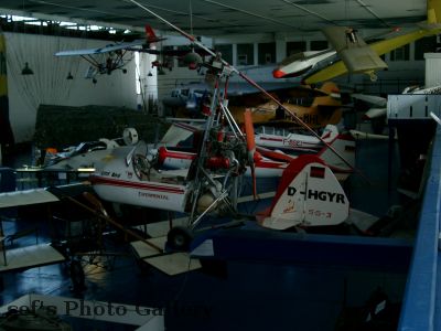 Flugzeughalle
Im Vordergrund einer der kleinsten Huschrauber
Schlüsselwörter: Technikmuseum Merseburg