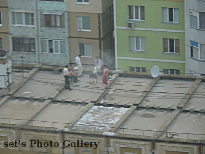 Chisinau
14.07.
Grillen auf dem Dach des Nachbarhauses
Schlüsselwörter: Cisinau