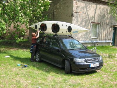 Uli mit Boot und Auto .. :-)
