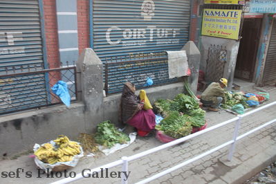 Handel 1
08.11.2012
Gmüsestand am Straßenrand
Schlüsselwörter: Nepal Katmandu